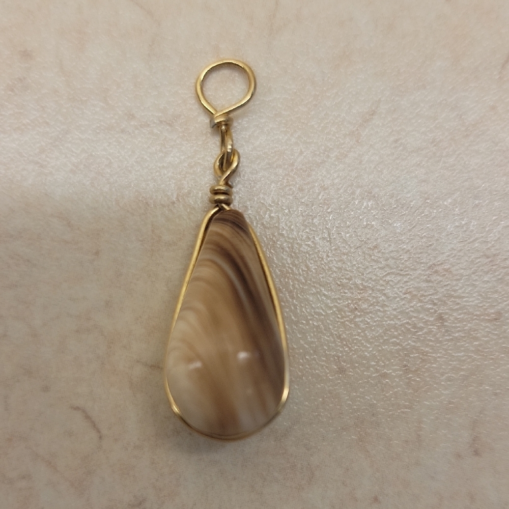 Elegant Gold and Brown Teardrop Pendent with Natural Stone